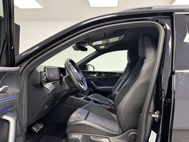 Volkswagen Tiguan — photo 11