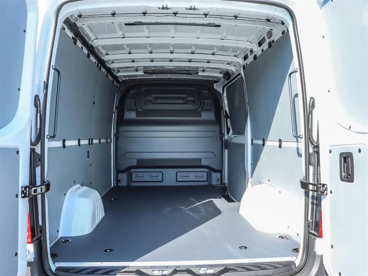 Mercedes-Benz eSprinter снимка Mercedes-Benz eSprinter