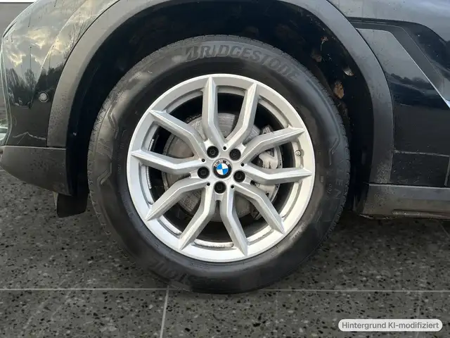 BMW X6 view 10
