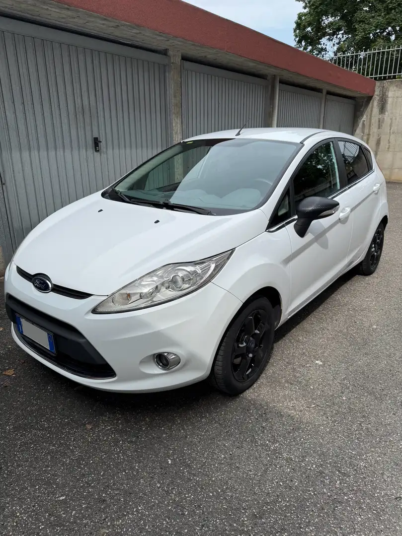 Ford Fiesta 5p 1.2 16v Titanium 82cv - 2