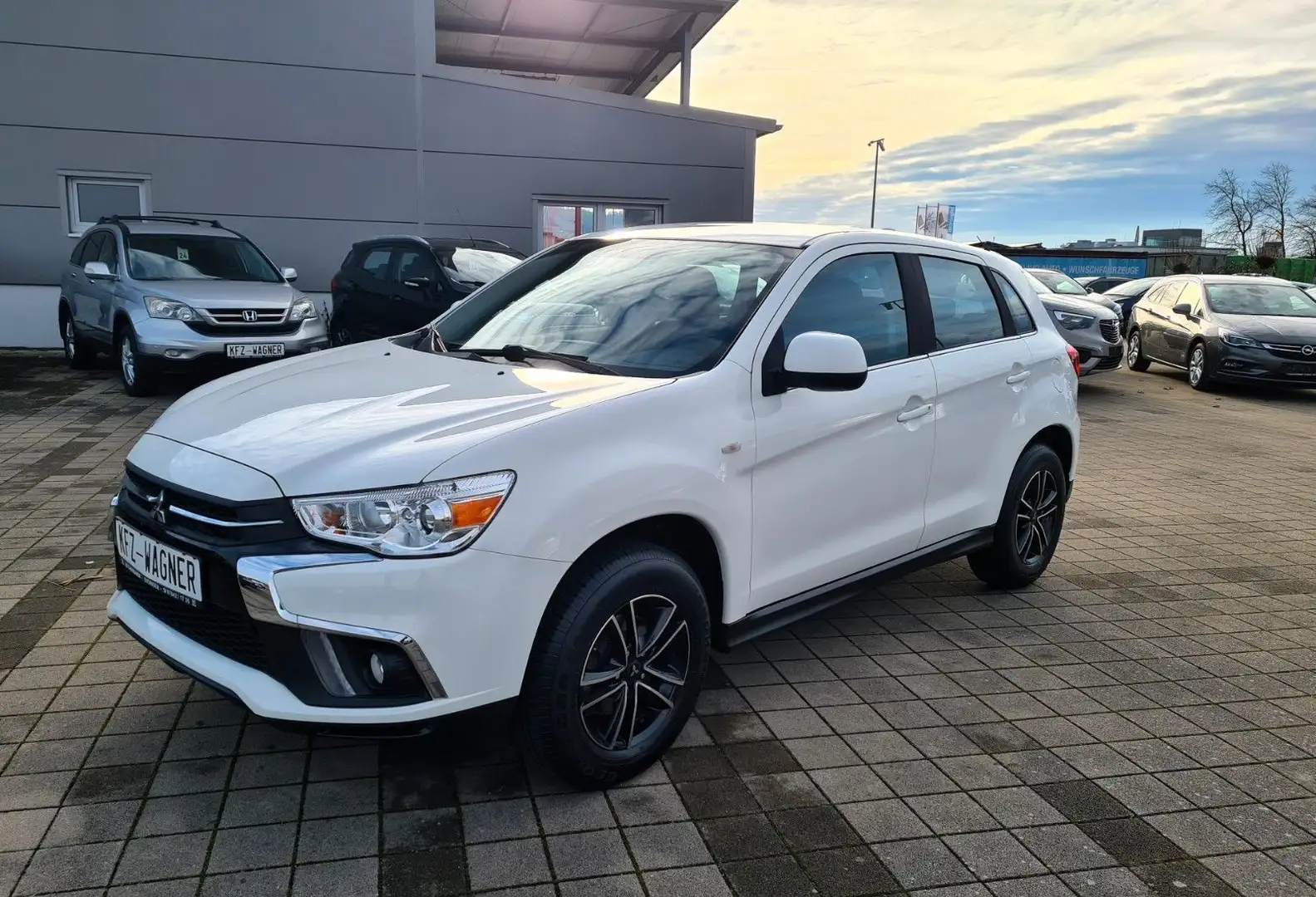 Mitsubishi ASX Edition 100 2WD KAMERA CARPLAY Weiß - 1