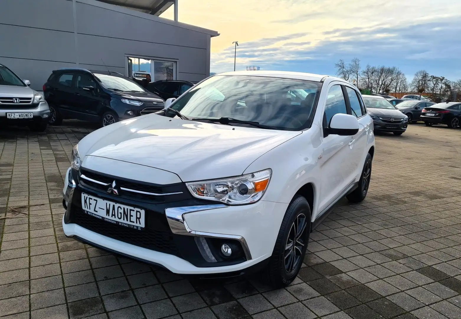 Mitsubishi ASX Edition 100 2WD KAMERA CARPLAY Weiß - 2