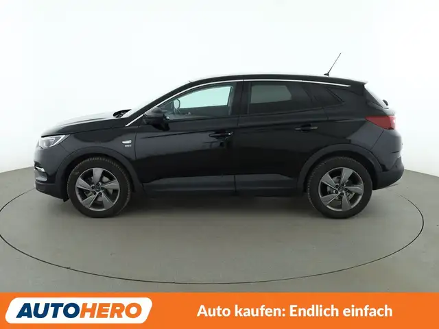 Opel Grandland view 3