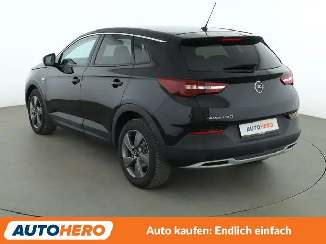Opel Grandland view 4