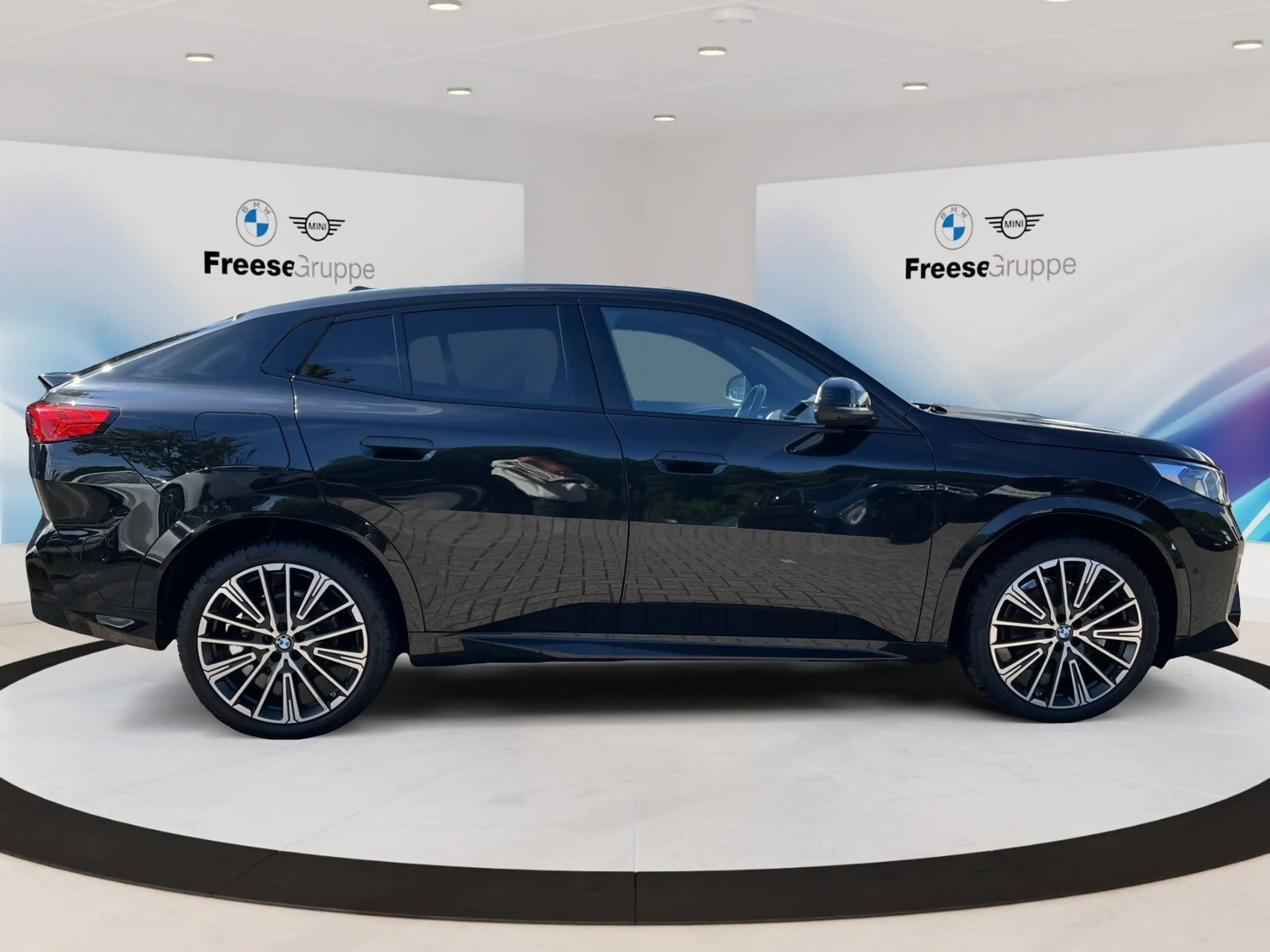 BMW X2 sDrive20i AHK 360° HEAD-UP RFK HIFI LENKRADHZ — photo 7