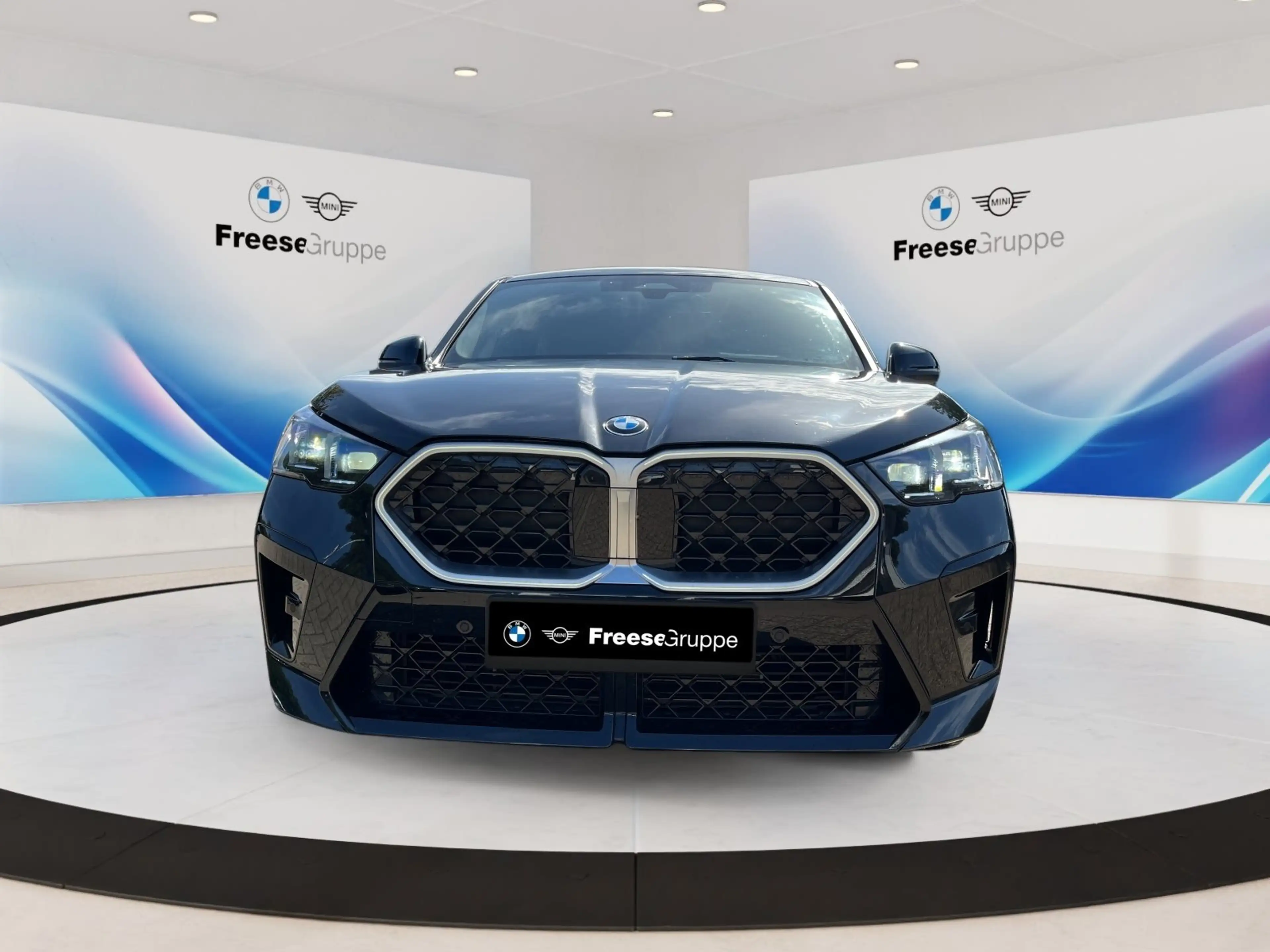 BMW X2 sDrive20i AHK 360° HEAD-UP RFK HIFI LENKRADHZ — photo 2