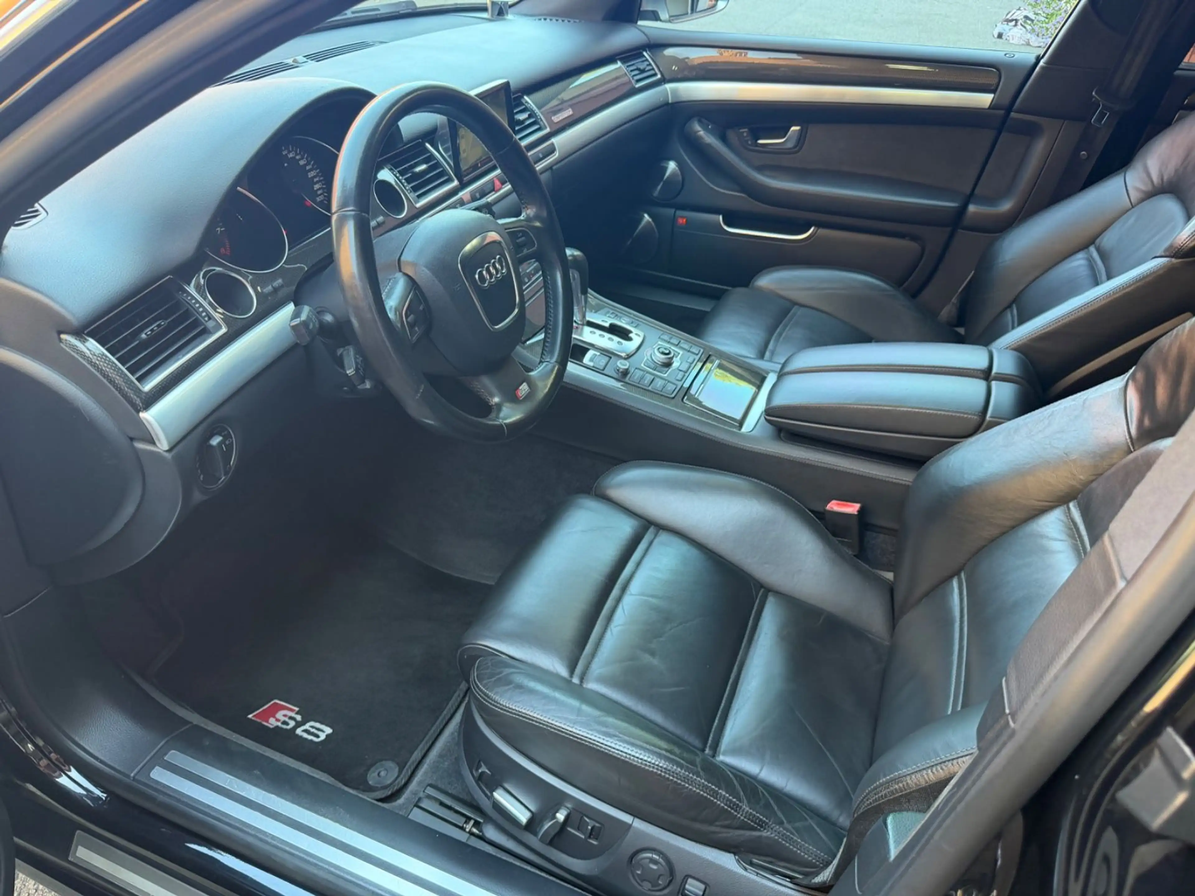 Audi S8 5.2 quattro *Facelift ab Werk, B&O* — photo 10