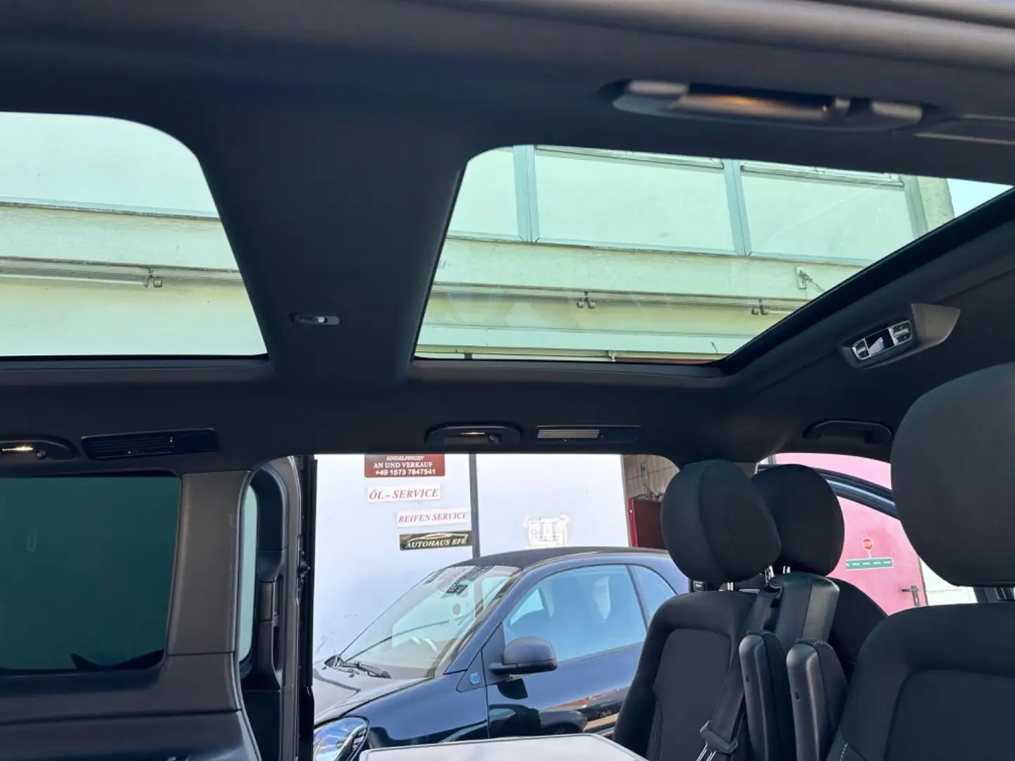 Mercedes-Benz V 250 PANOROMA/NAVI/R,KAMERA TISCH Standheizung Grau - 1