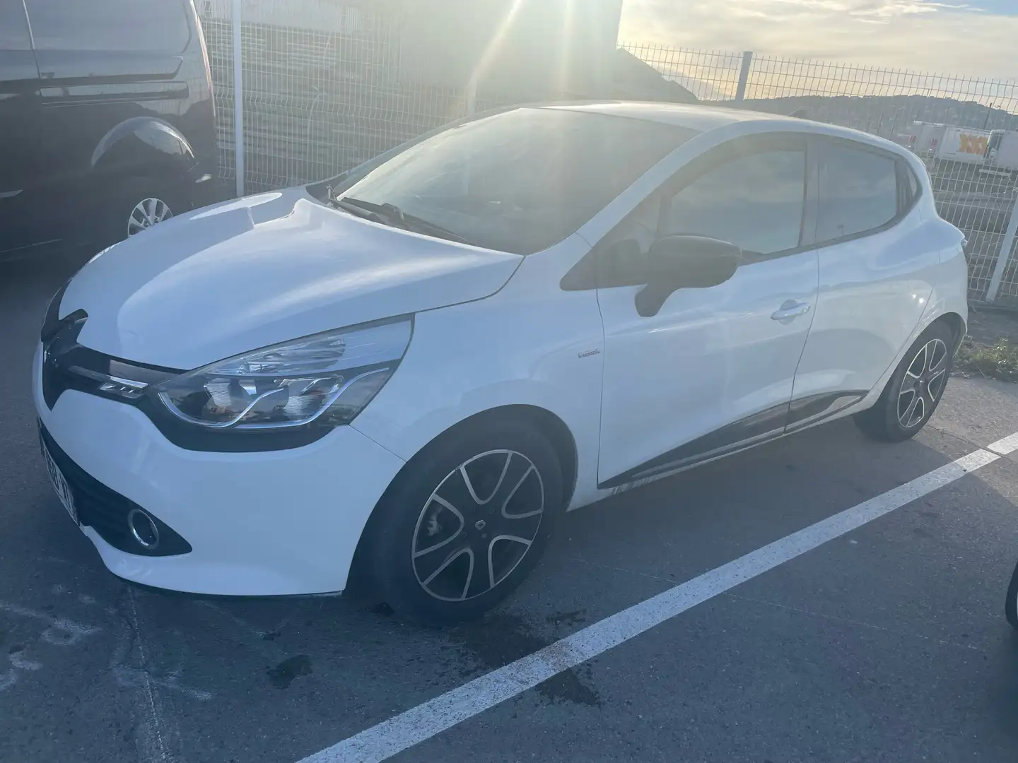 Renault Clio IV TCe 90 eco2 Limited Blanc - 1