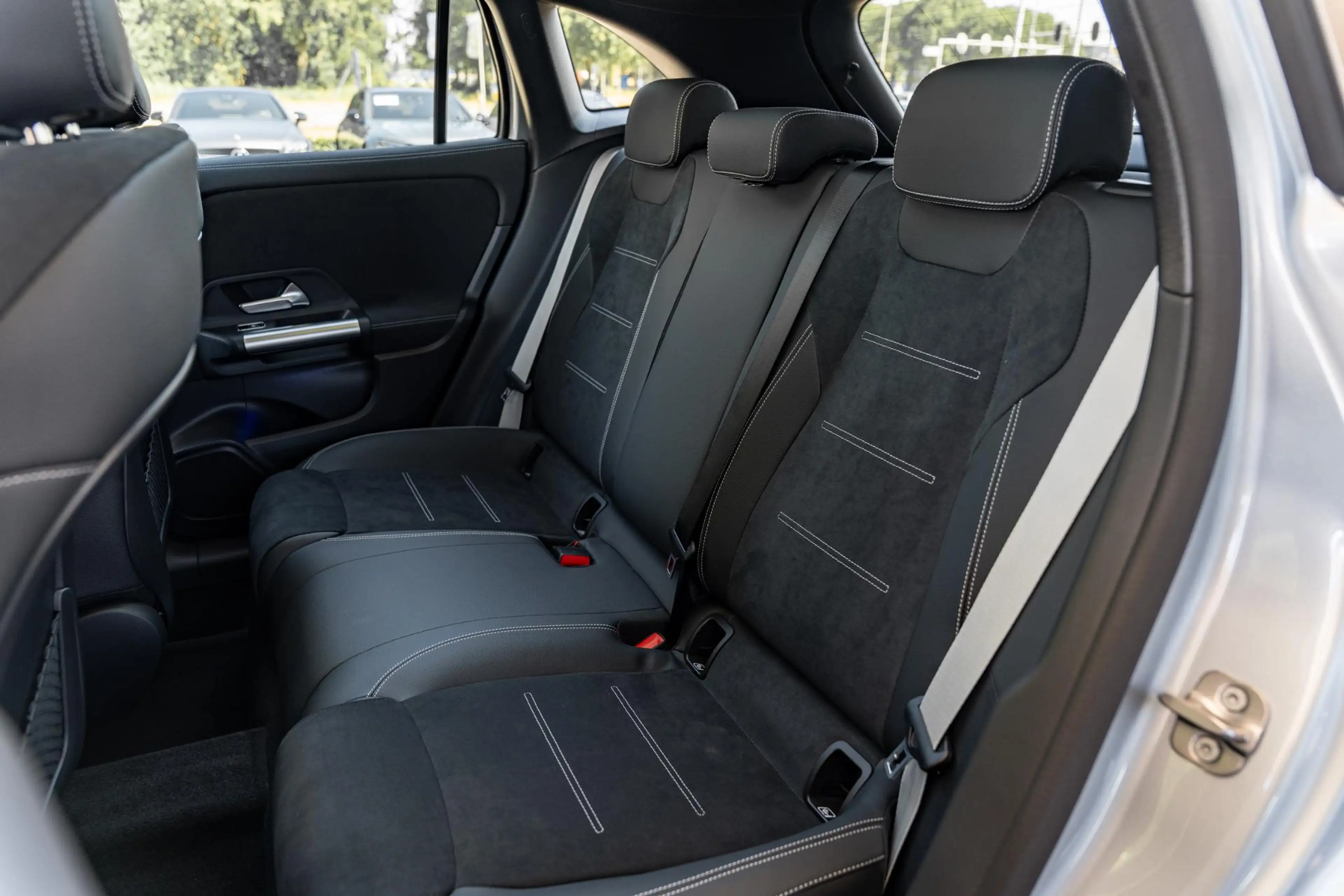 Mercedes-Benz GLA 250 250e 140 Years Edition | Panorama-schuifdak | Stoe — photo 5