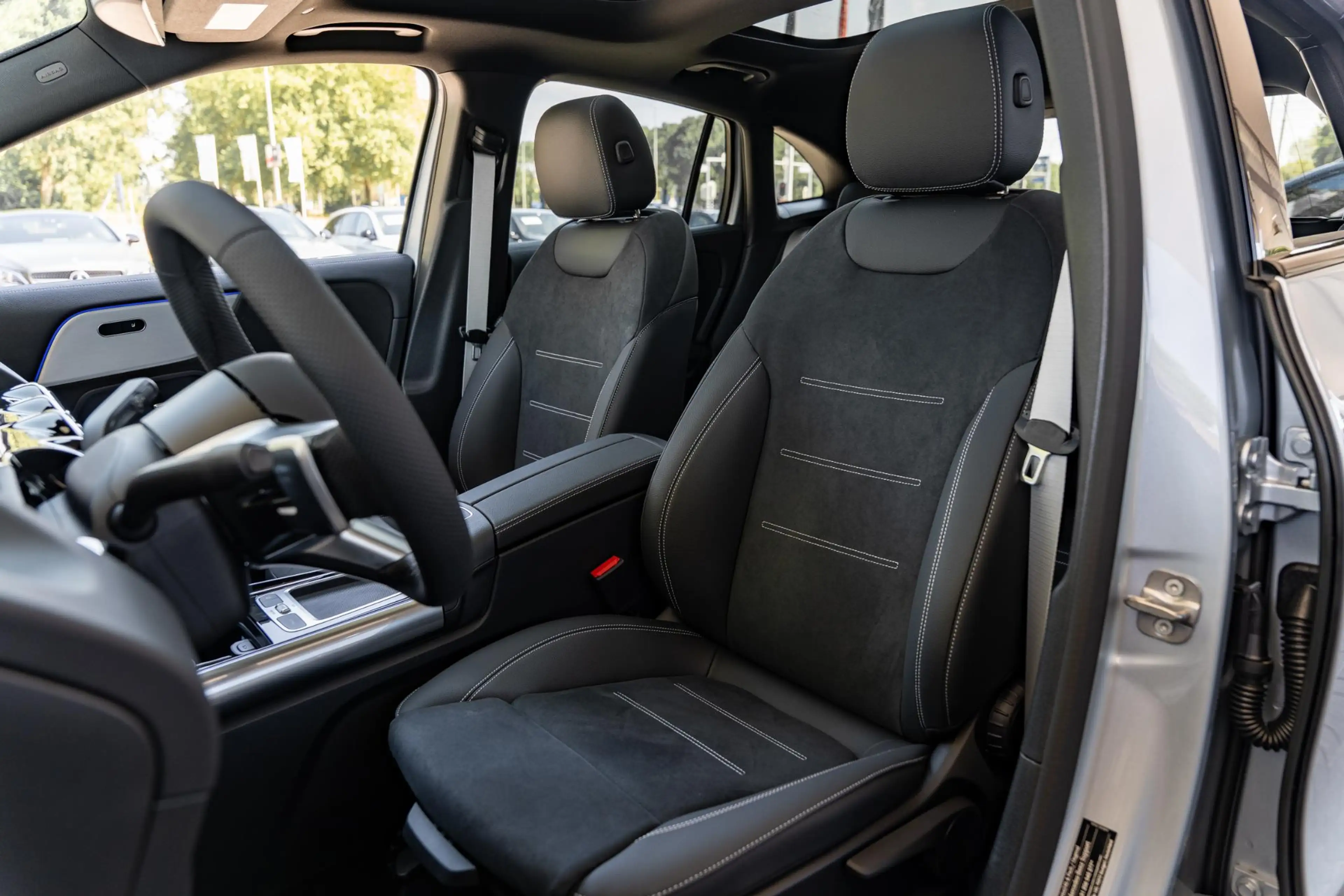 Mercedes-Benz GLA 250 250e 140 Years Edition | Panorama-schuifdak | Stoe — photo 4