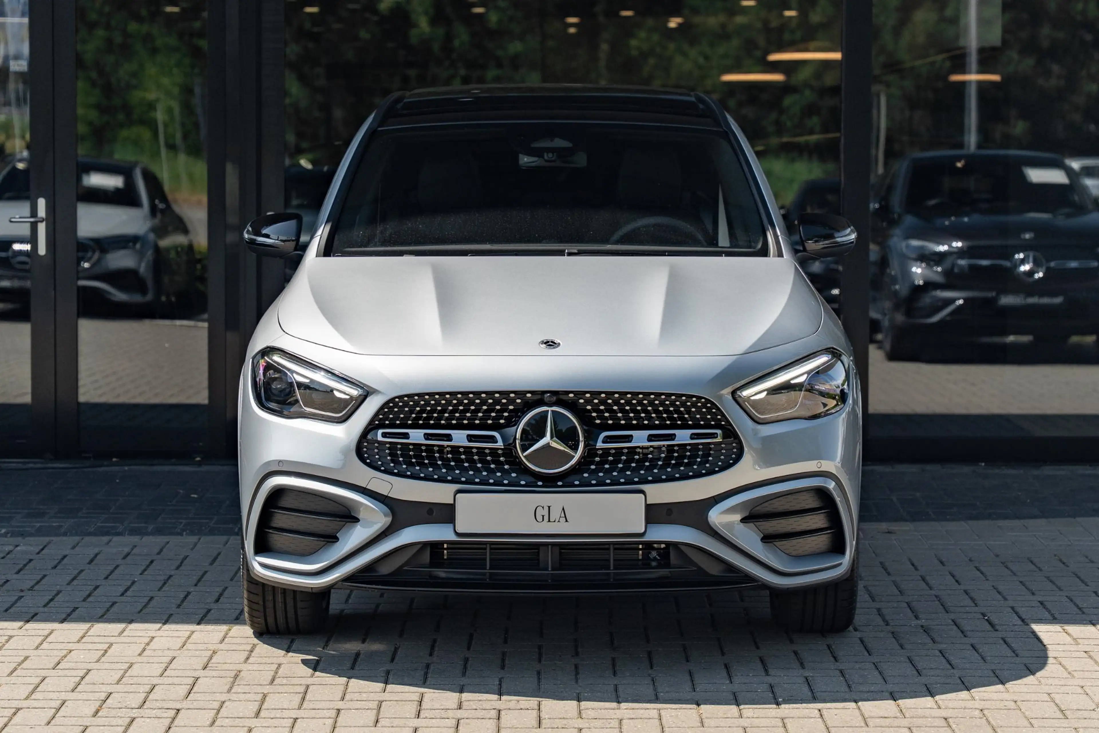 Mercedes-Benz GLA 250 250e 140 Years Edition | Panorama-schuifdak | Stoe — photo 6