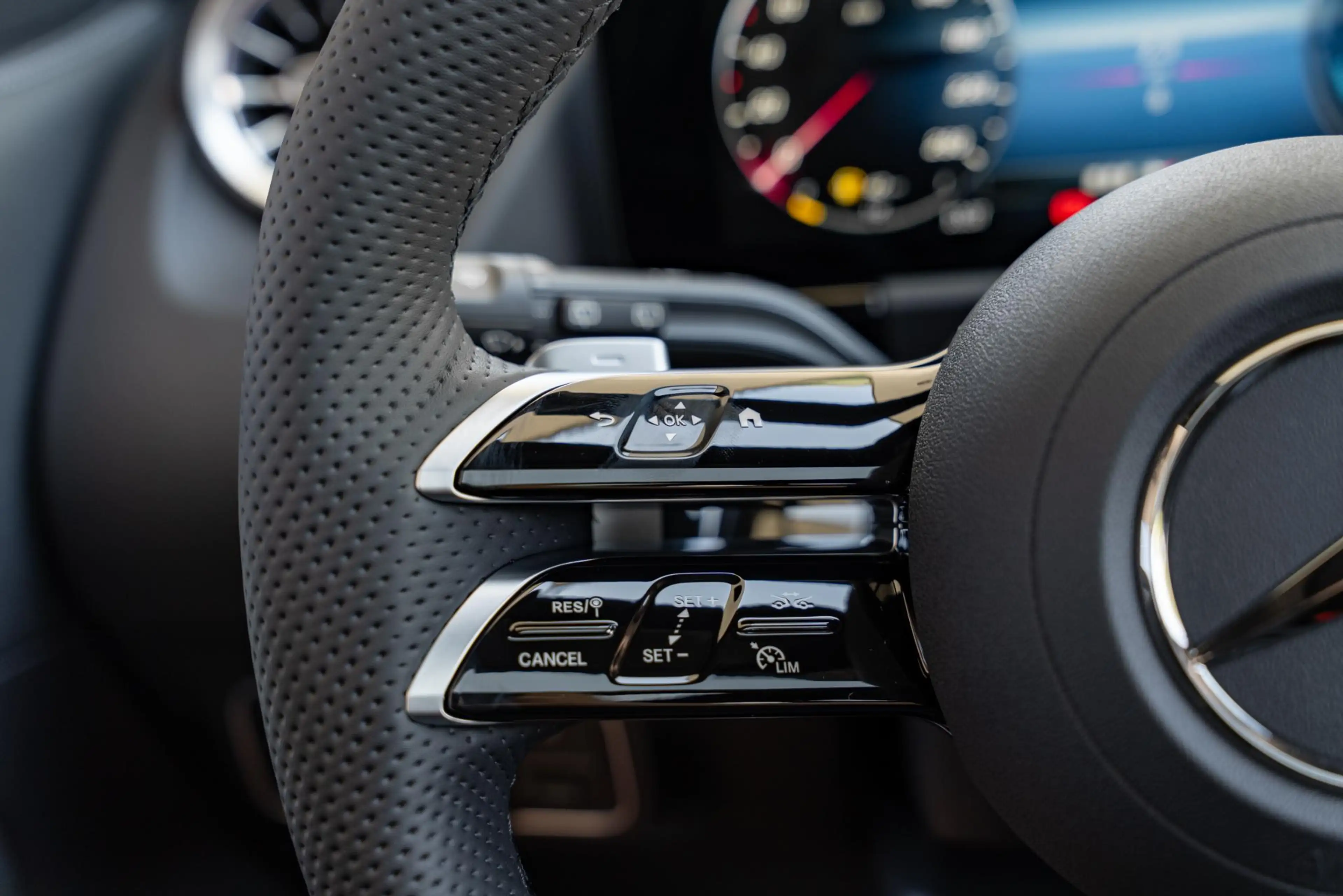 Mercedes-Benz GLA 250 250e 140 Years Edition | Panorama-schuifdak | Stoe — photo 11