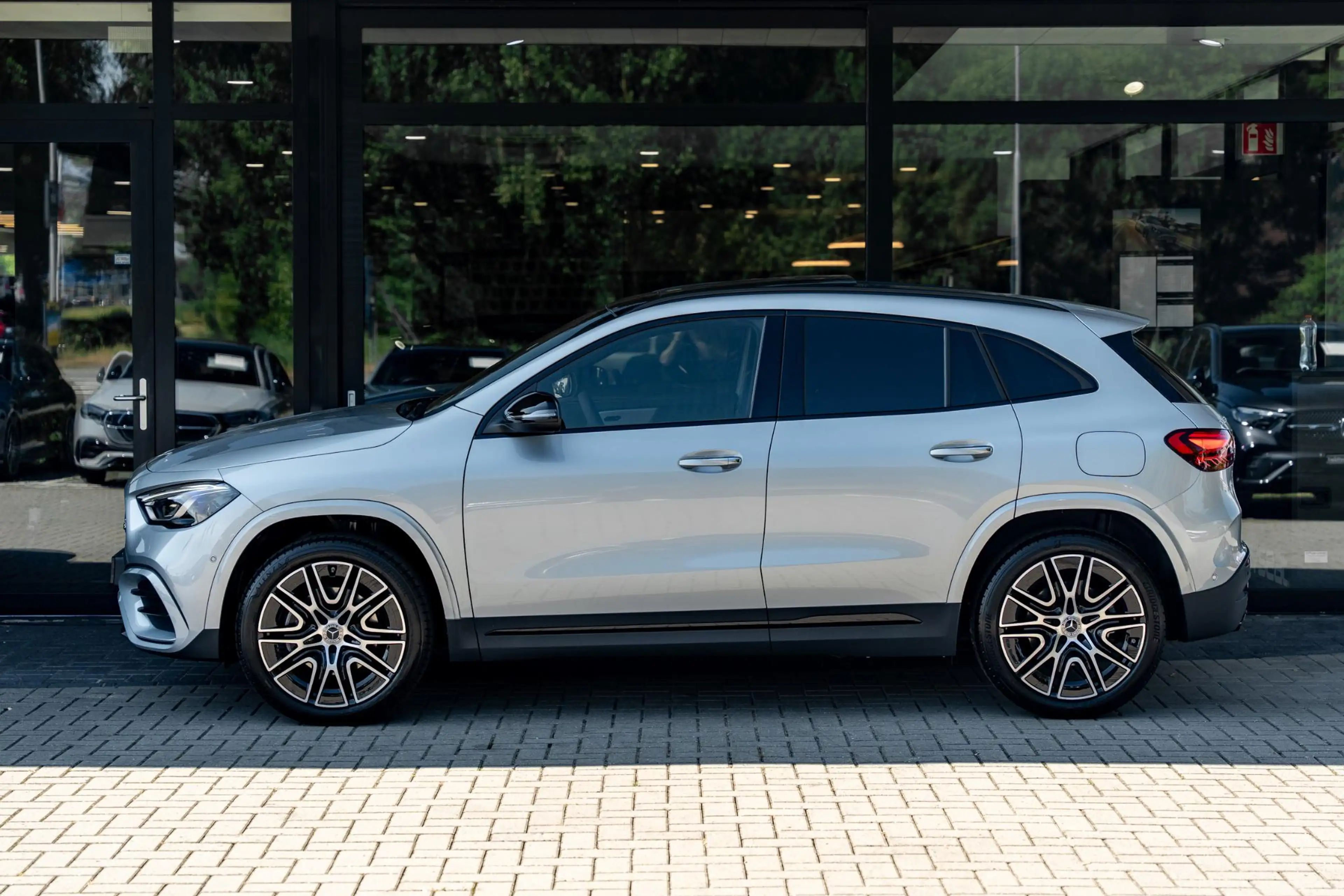 Mercedes-Benz GLA 250 250e 140 Years Edition | Panorama-schuifdak | Stoe — photo 14