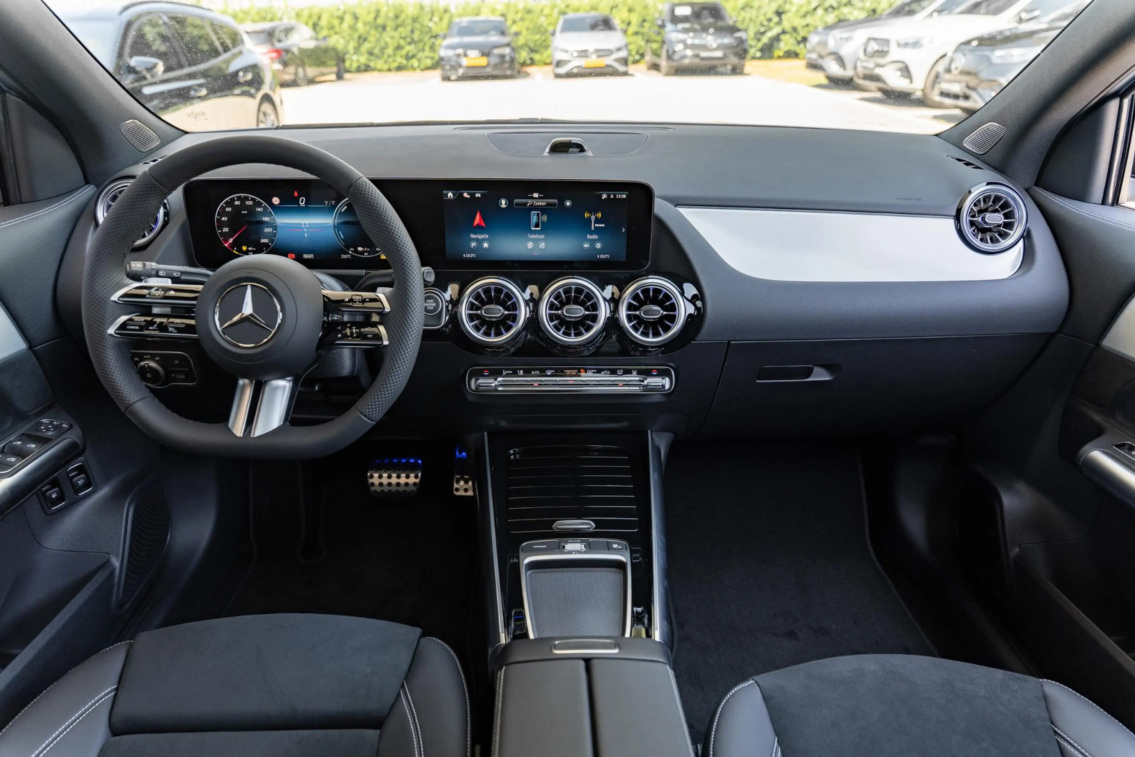 Mercedes-Benz GLA 250 250e 140 Years Edition | Panorama-schuifdak | Stoe — photo 9