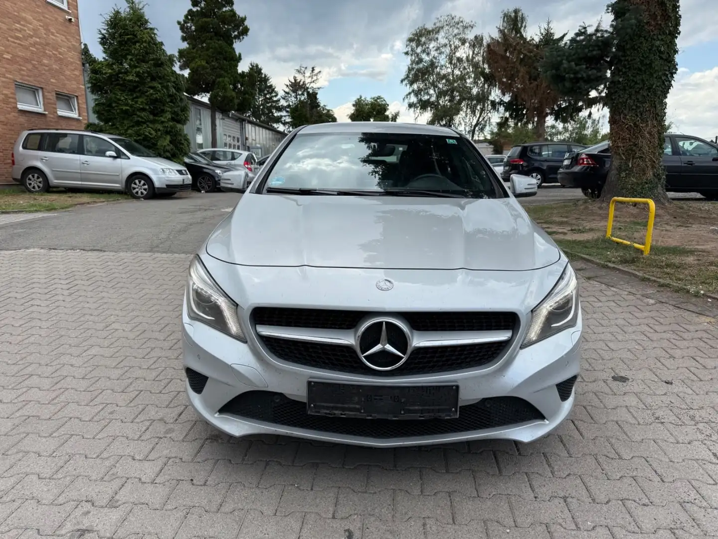Mercedes-Benz CLA 200 URBAN LEDER/XENON/NAVI/EU6 Plateado - 2