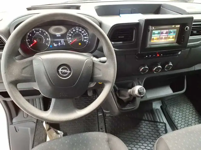 Opel Movano view 12