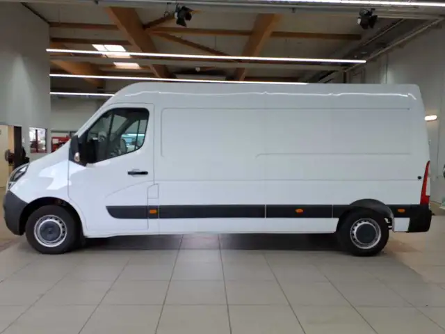 Opel Movano view 6