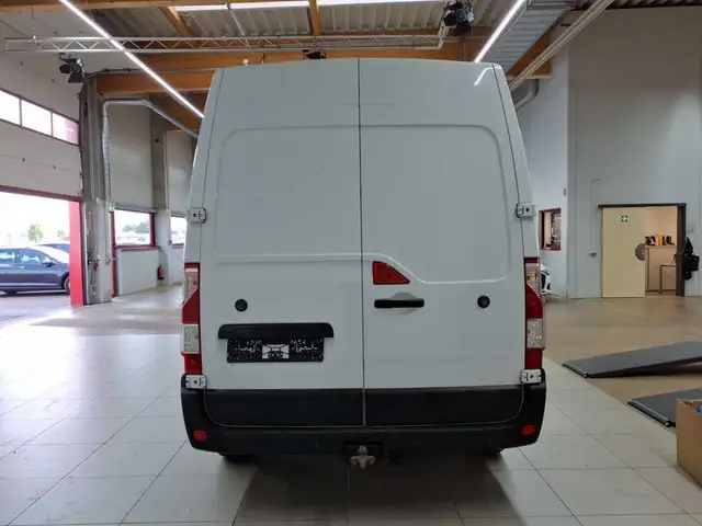 Opel Movano view 5