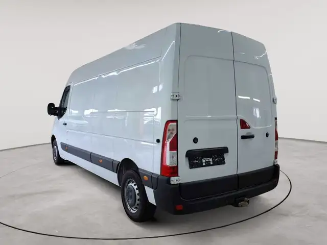 Opel Movano view 2