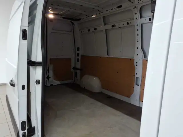 Opel Movano view 9