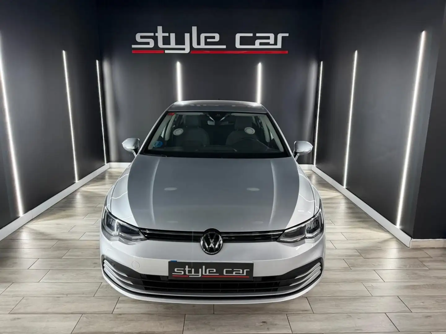 Volkswagen Golf 1.0 eTSI 81kW 110CV DSG Gris - 2