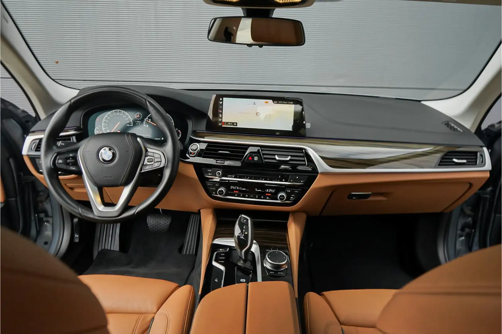 BMW 530 5-serie 530i High Ex Luxury Schuifdak Comfortstoel Gris - 2