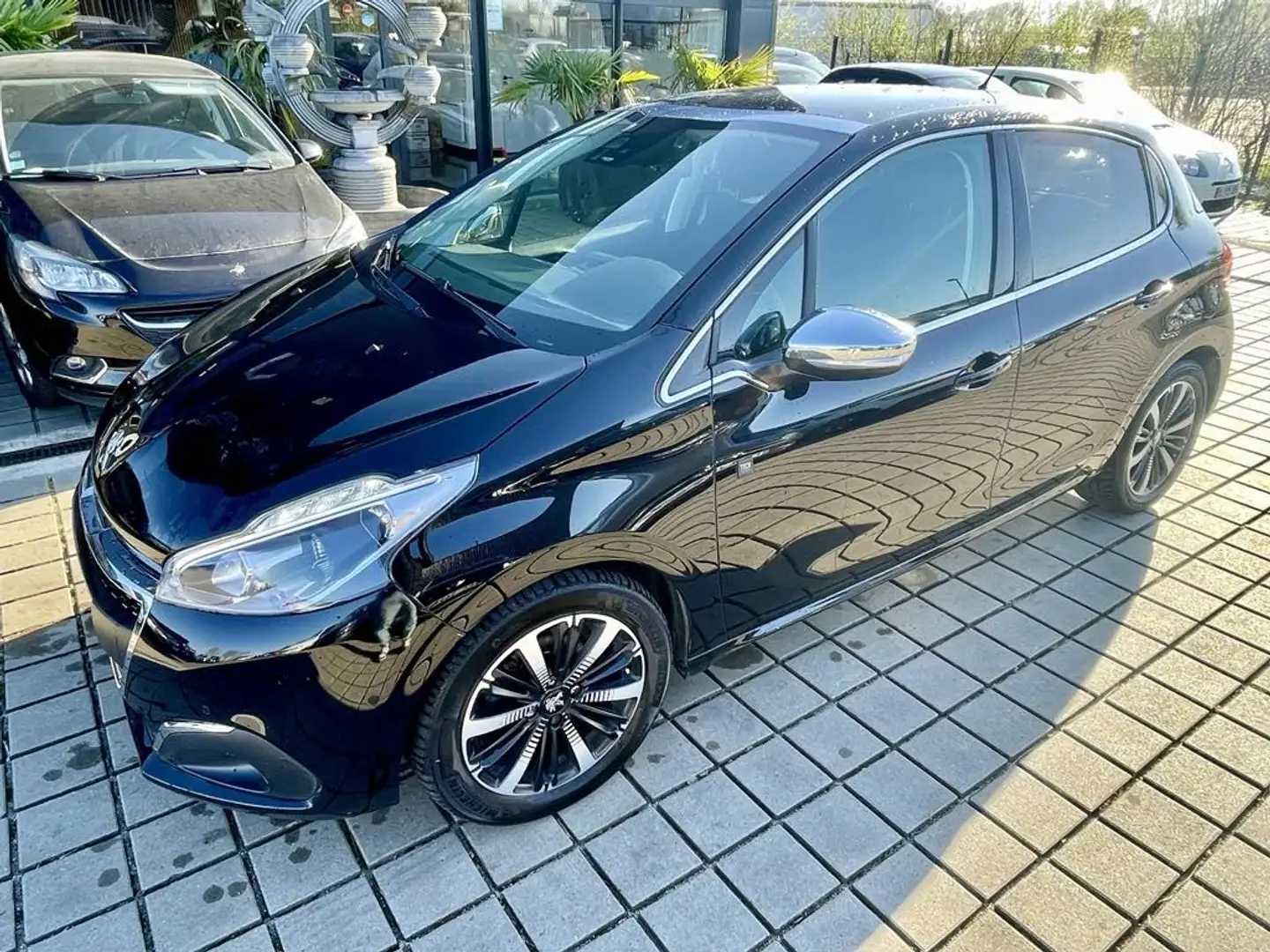 Peugeot 208 1.2 PureTech 110ch GT Line S&S EAT6 5p Noir - 2