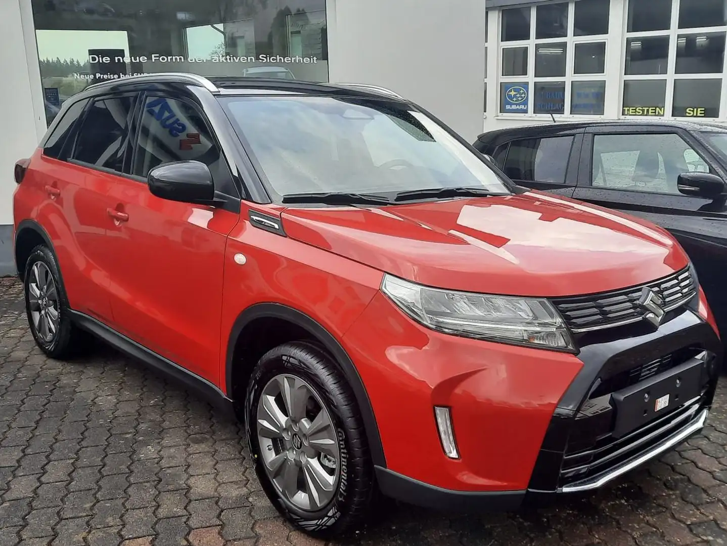 Suzuki Vitara 1.4 Boosterjet Hybrid Comfort Rood - 1