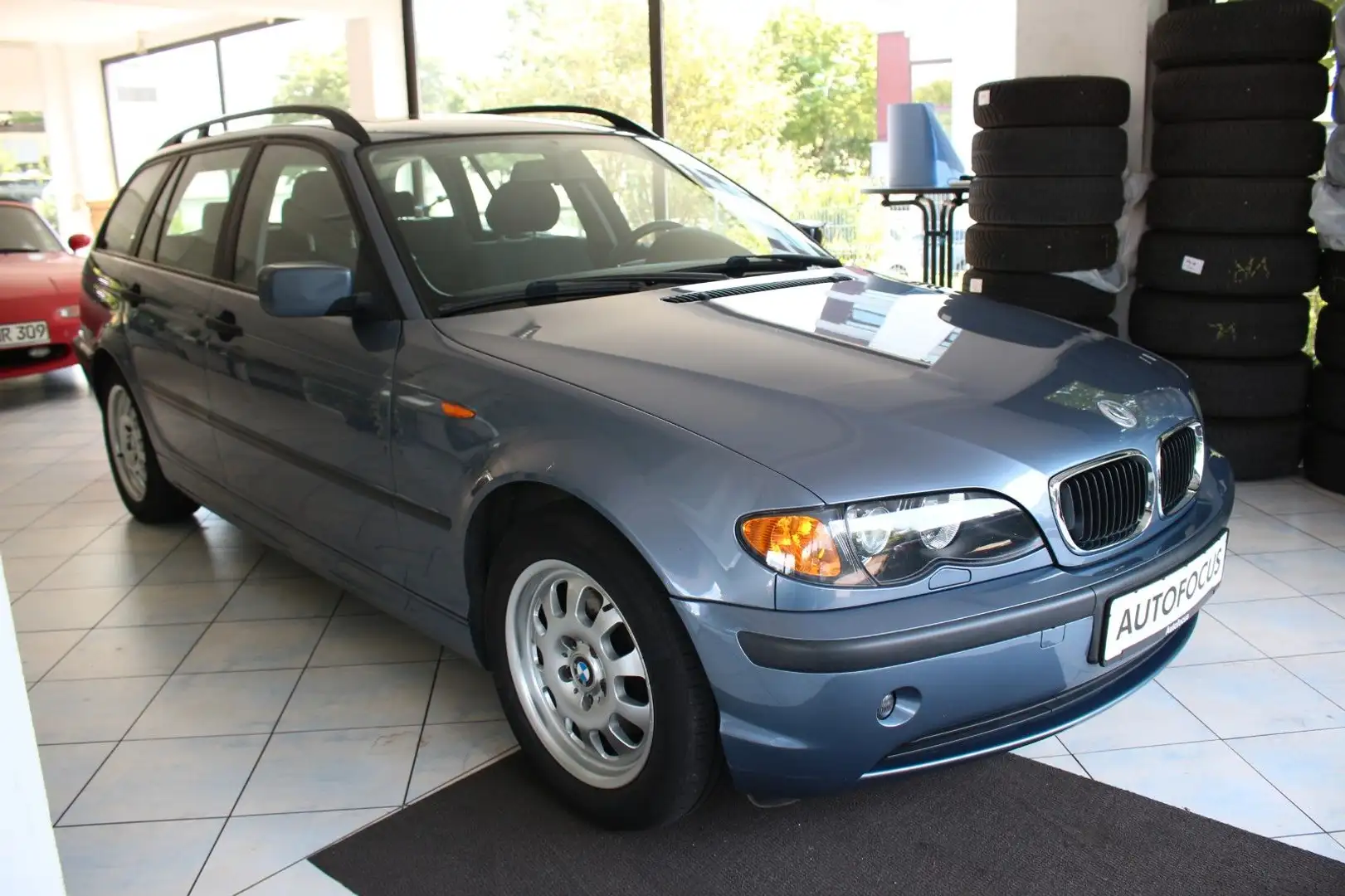 BMW 318 i Touring Bleu - 1