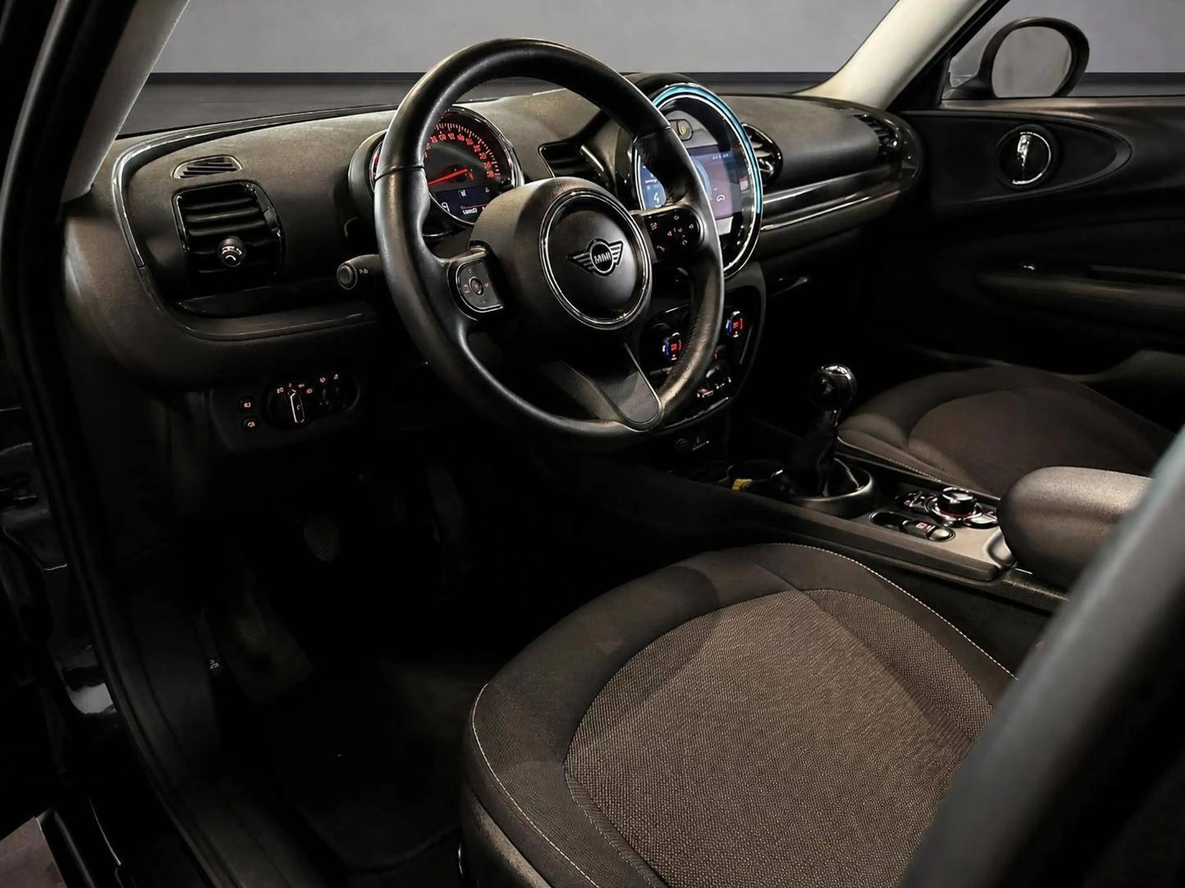 MINI One D Clubman One D Essential Trim — photo 10