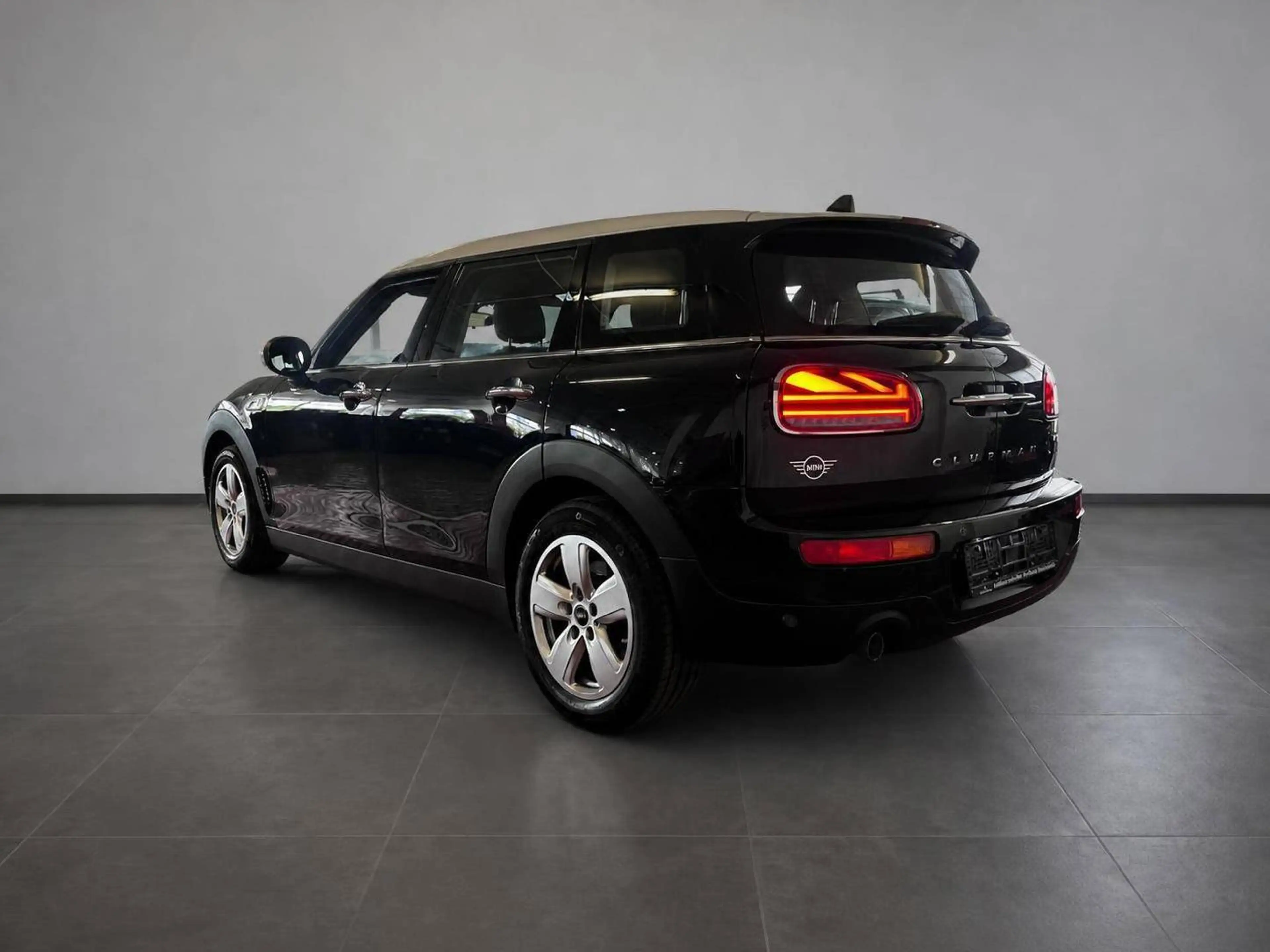 MINI One D Clubman One D Essential Trim — photo 5
