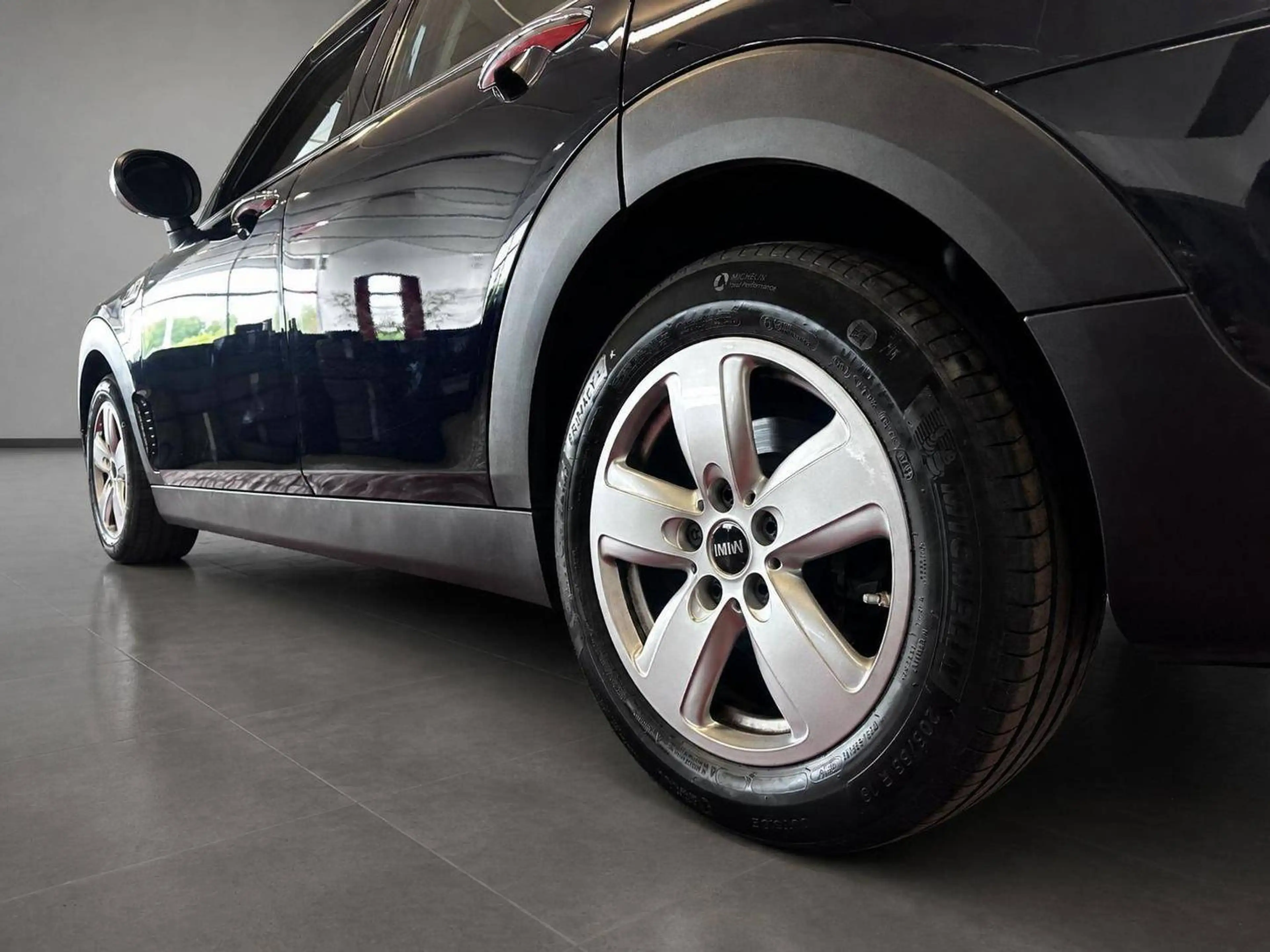 MINI One D Clubman One D Essential Trim — photo 4