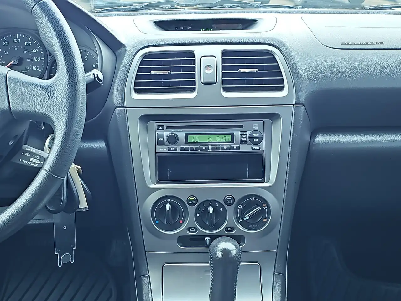 Subaru Impreza снимка Subaru Impreza