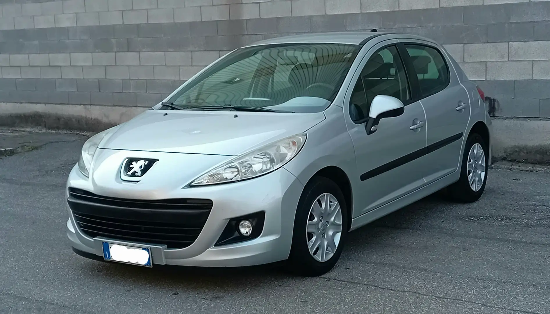 Peugeot 207 Peugeot 207benzina 2011 euro5 neop TRATTABile Argento - 1