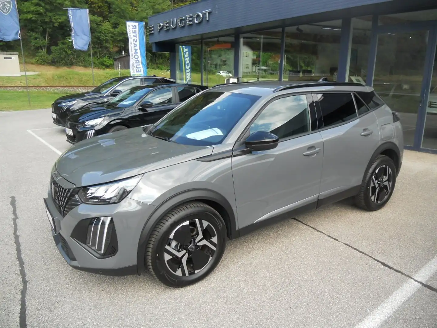 Peugeot 2008 PureTech 100 S&S Allure 6-Gang-Manuell Grau - 1