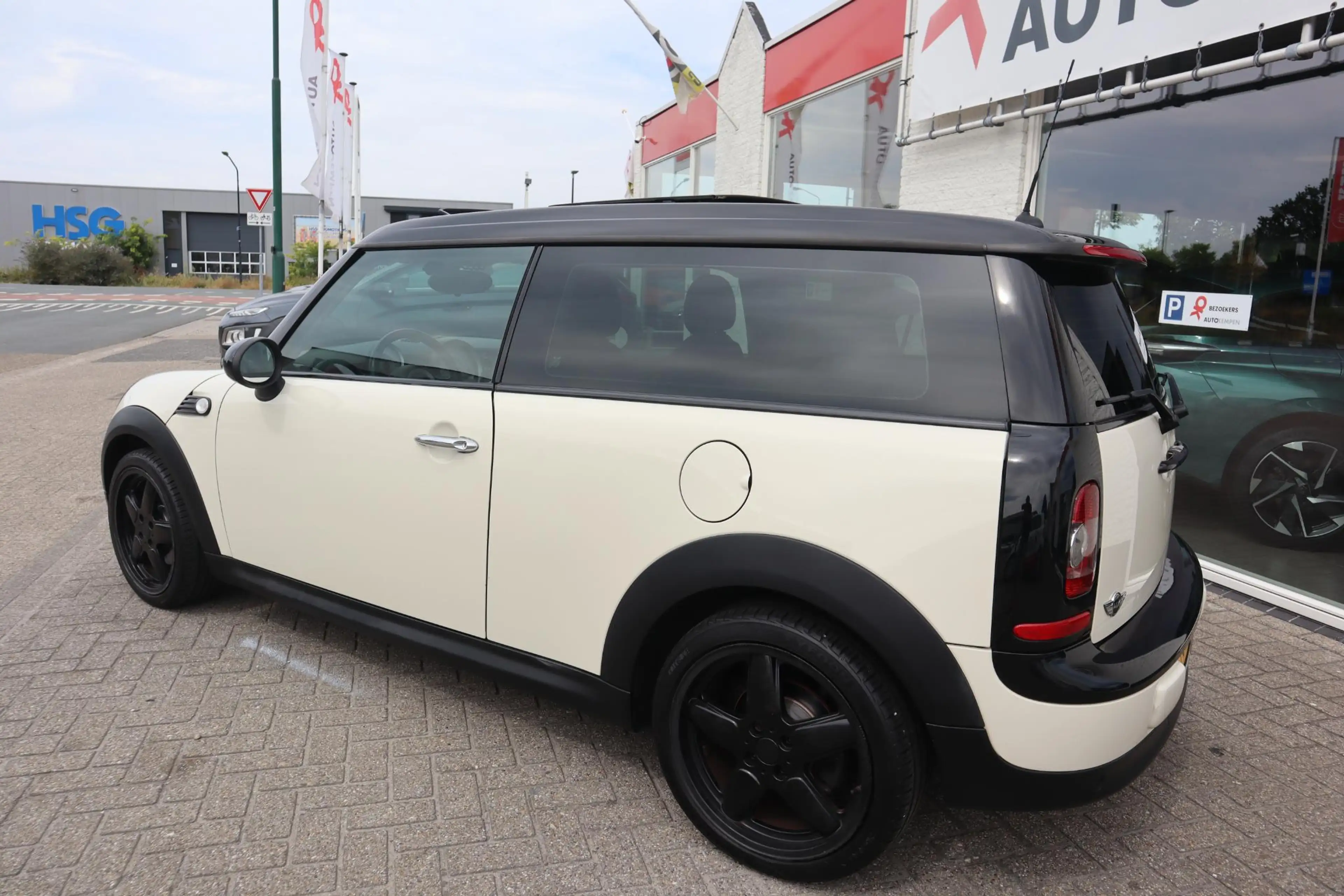 MINI Cooper Clubman 1.6 AUTOMAAT — photo 2