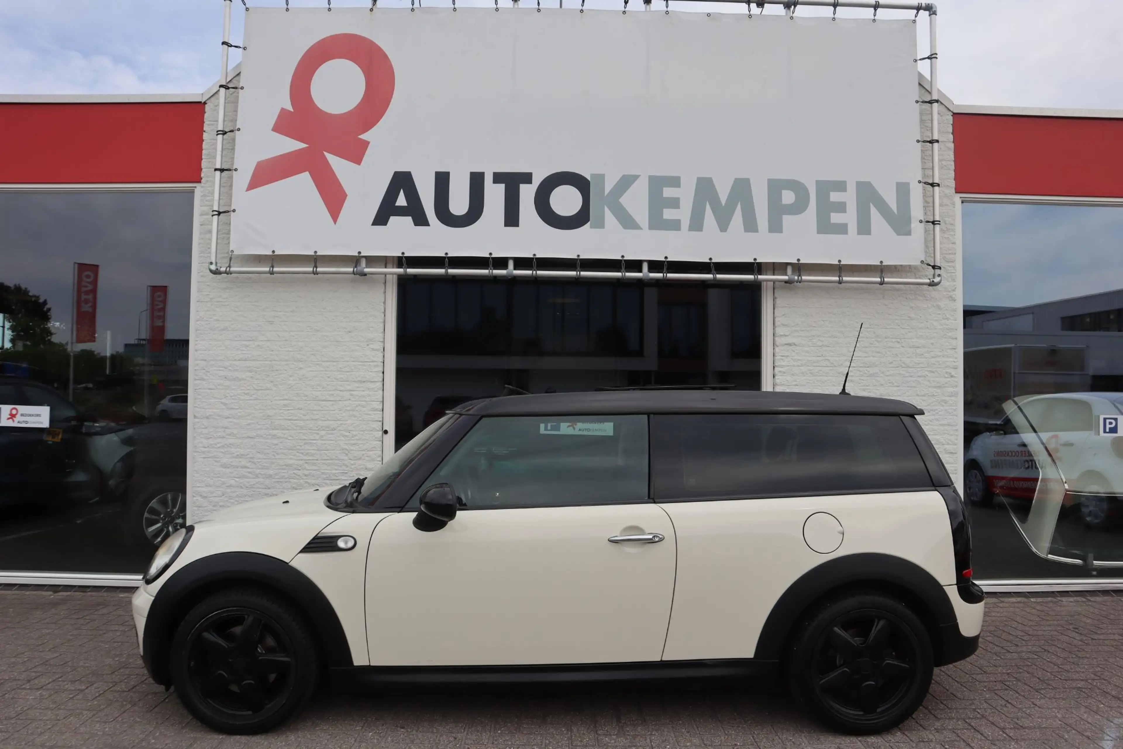 MINI Cooper Clubman 1.6 AUTOMAAT — photo 23