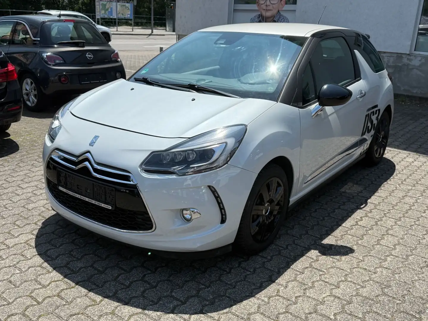 Citroen DS3 1.6HDI So Paris LED Kamera Tempomat Navi Weiß - 1