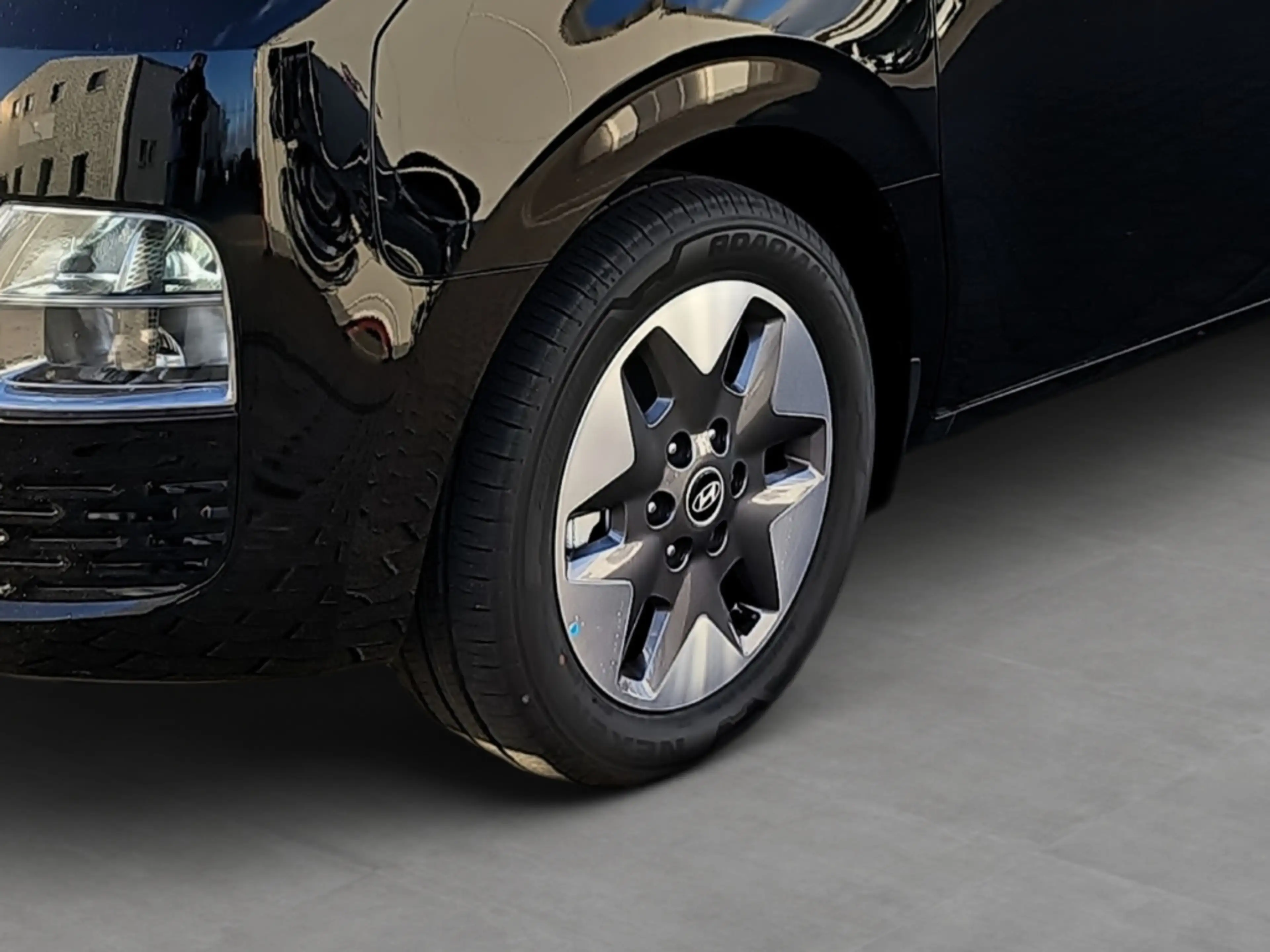 Hyundai STARIA Prime Hybrid 2WD Park-Paket Automatik 165 KW — photo 6