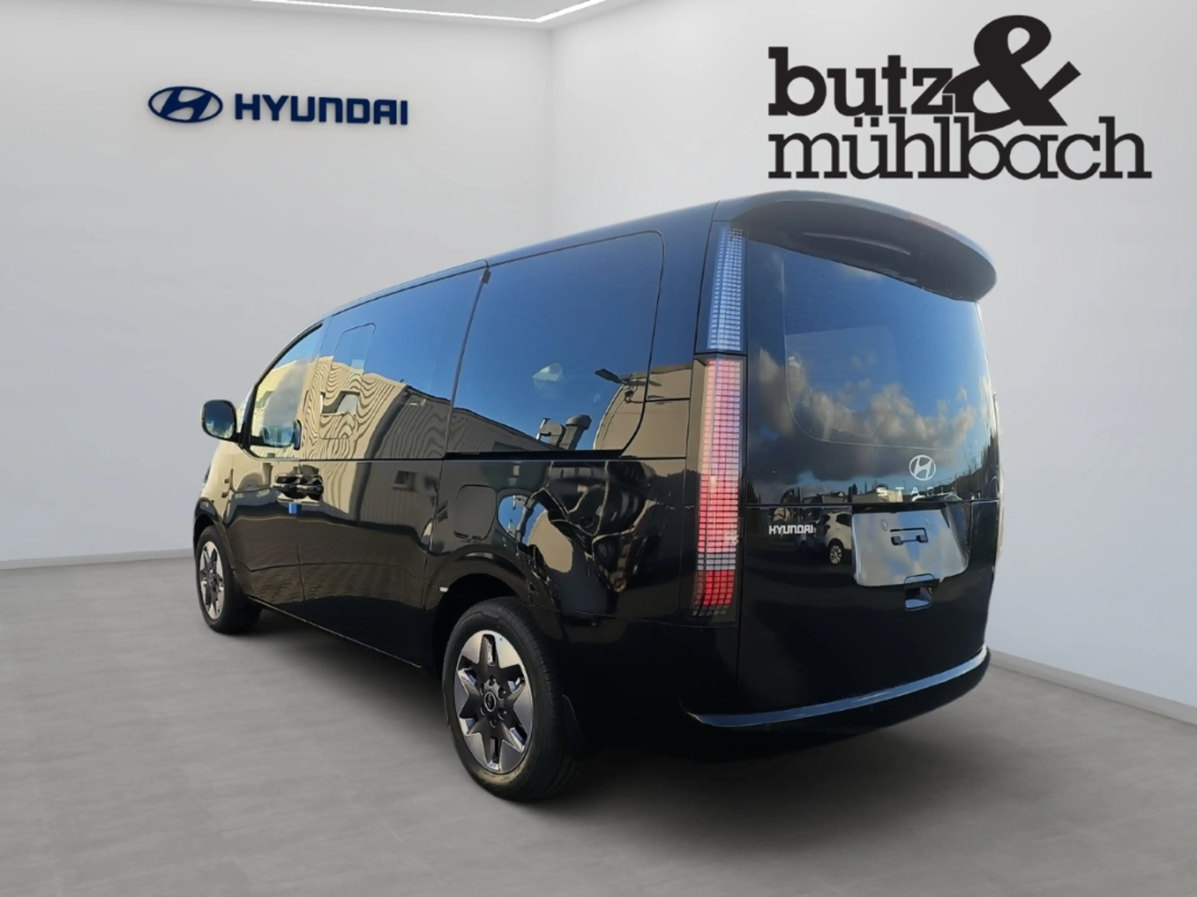 Hyundai STARIA Prime Hybrid 2WD Park-Paket Automatik 165 KW — photo 5