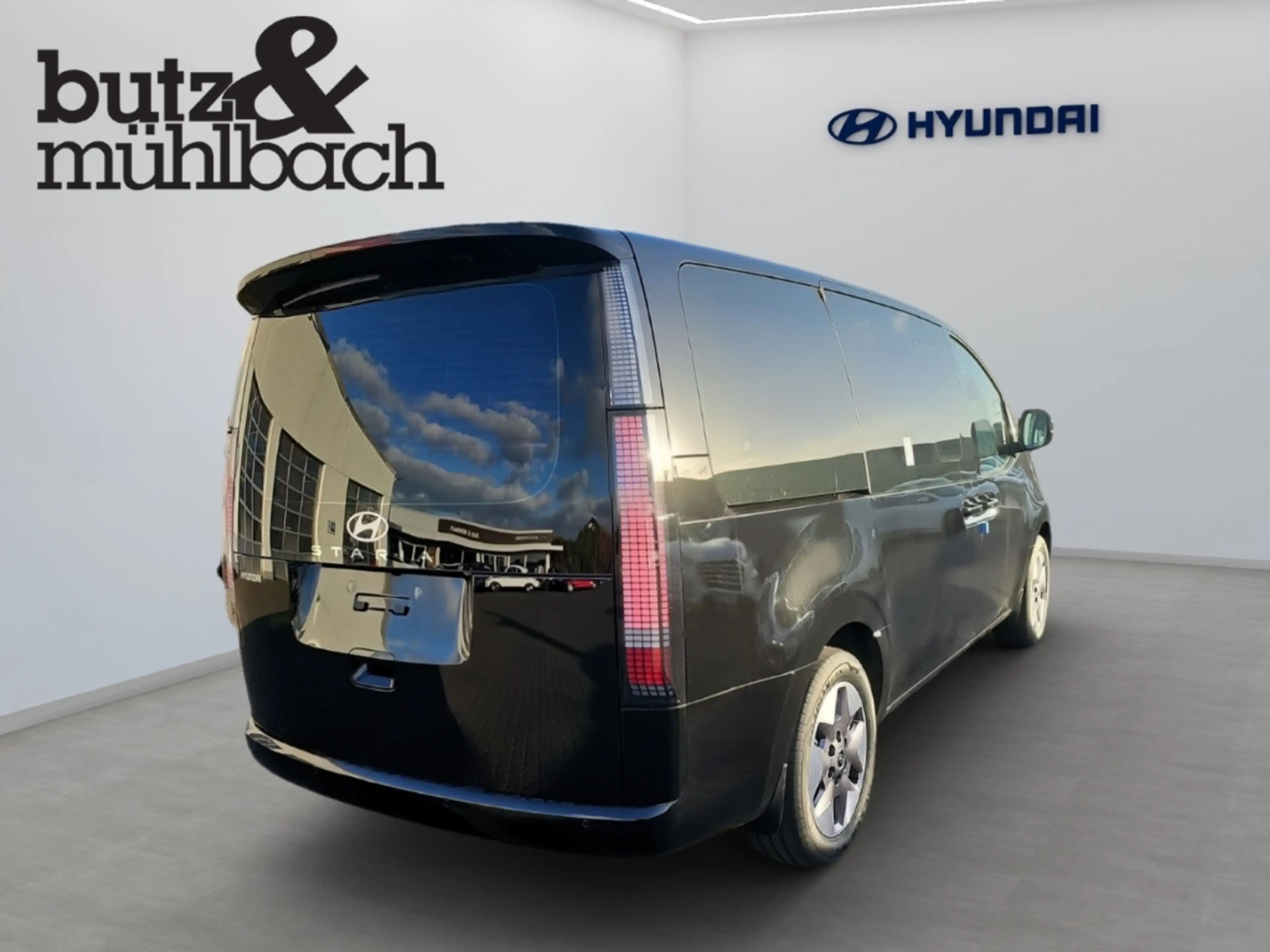 Hyundai STARIA Prime Hybrid 2WD Park-Paket Automatik 165 KW — photo 3