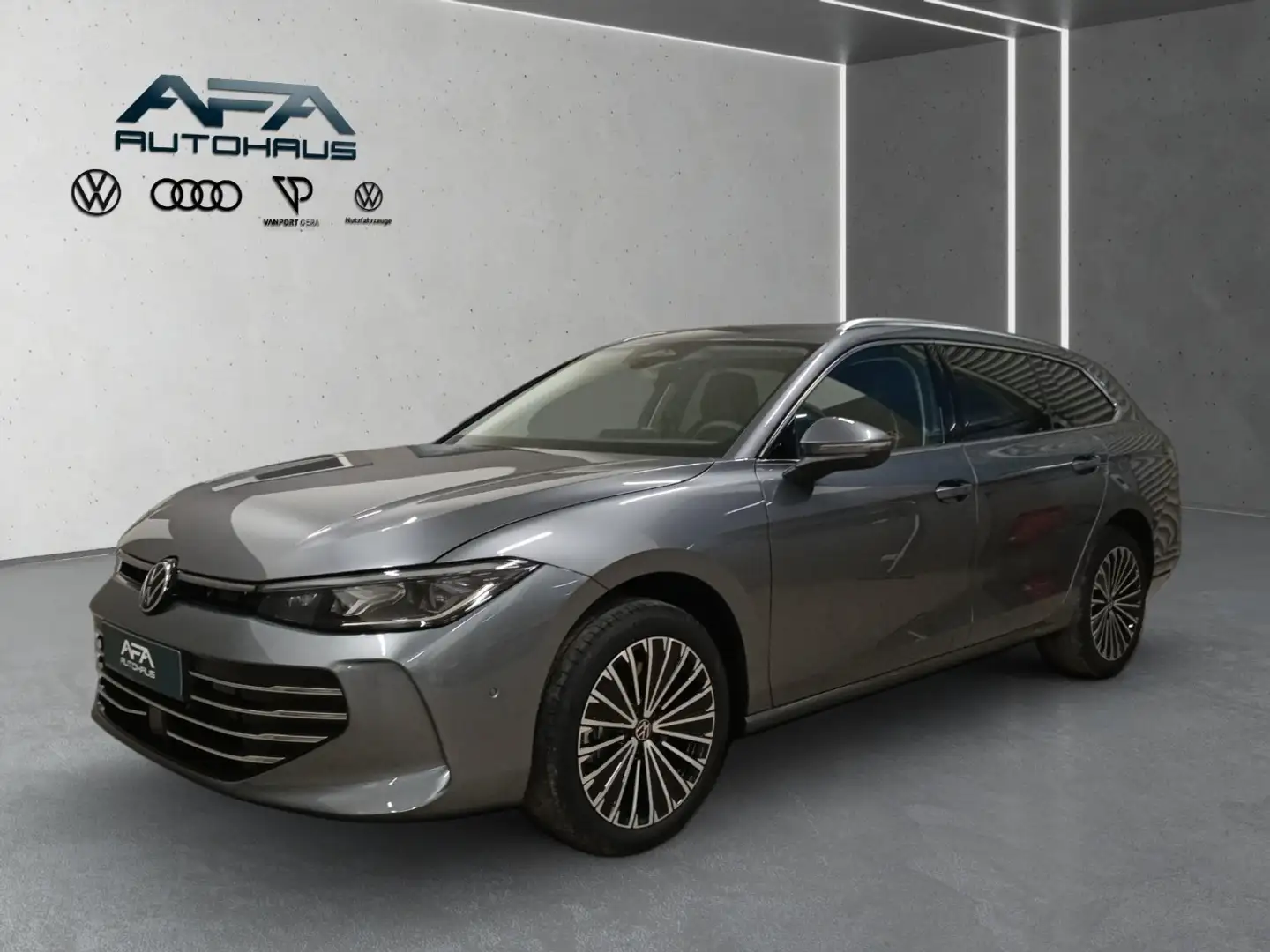 Volkswagen Passat Variant 2.0 TDI 4M DSG AHK*Matrix*NAV*HUD Grau - 2