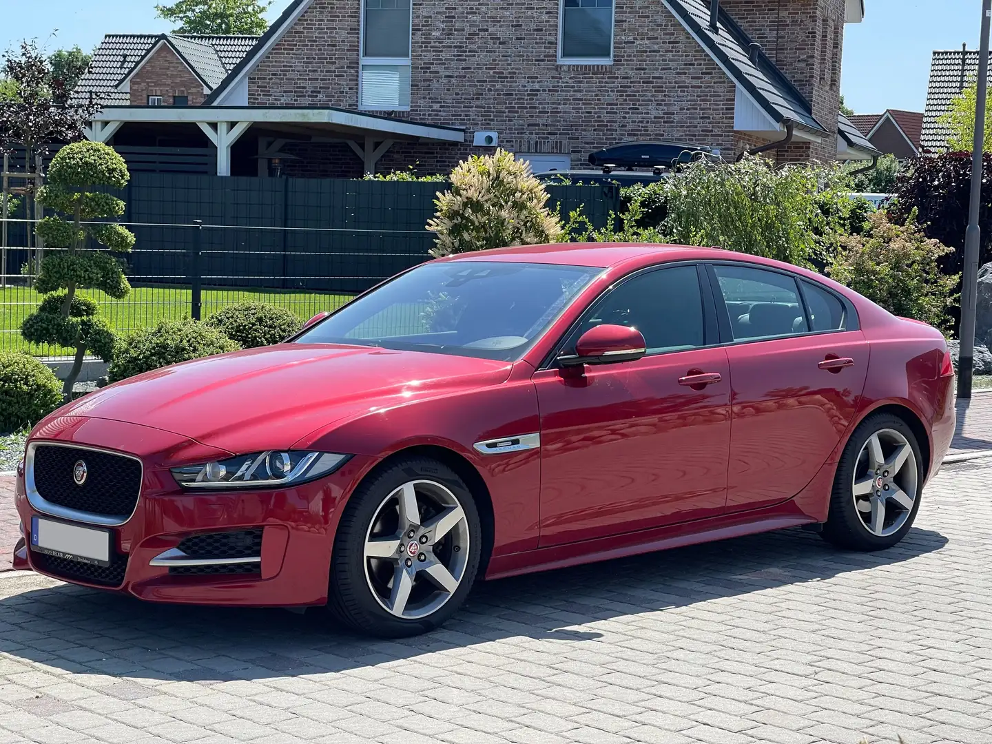 Jaguar XE XE 20d Aut. R-Sport Rouge - 1