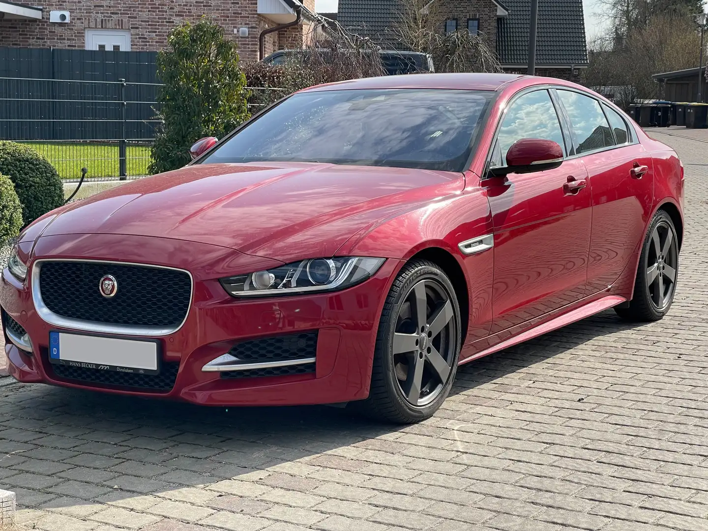 Jaguar XE XE 20d Aut. R-Sport Rouge - 2