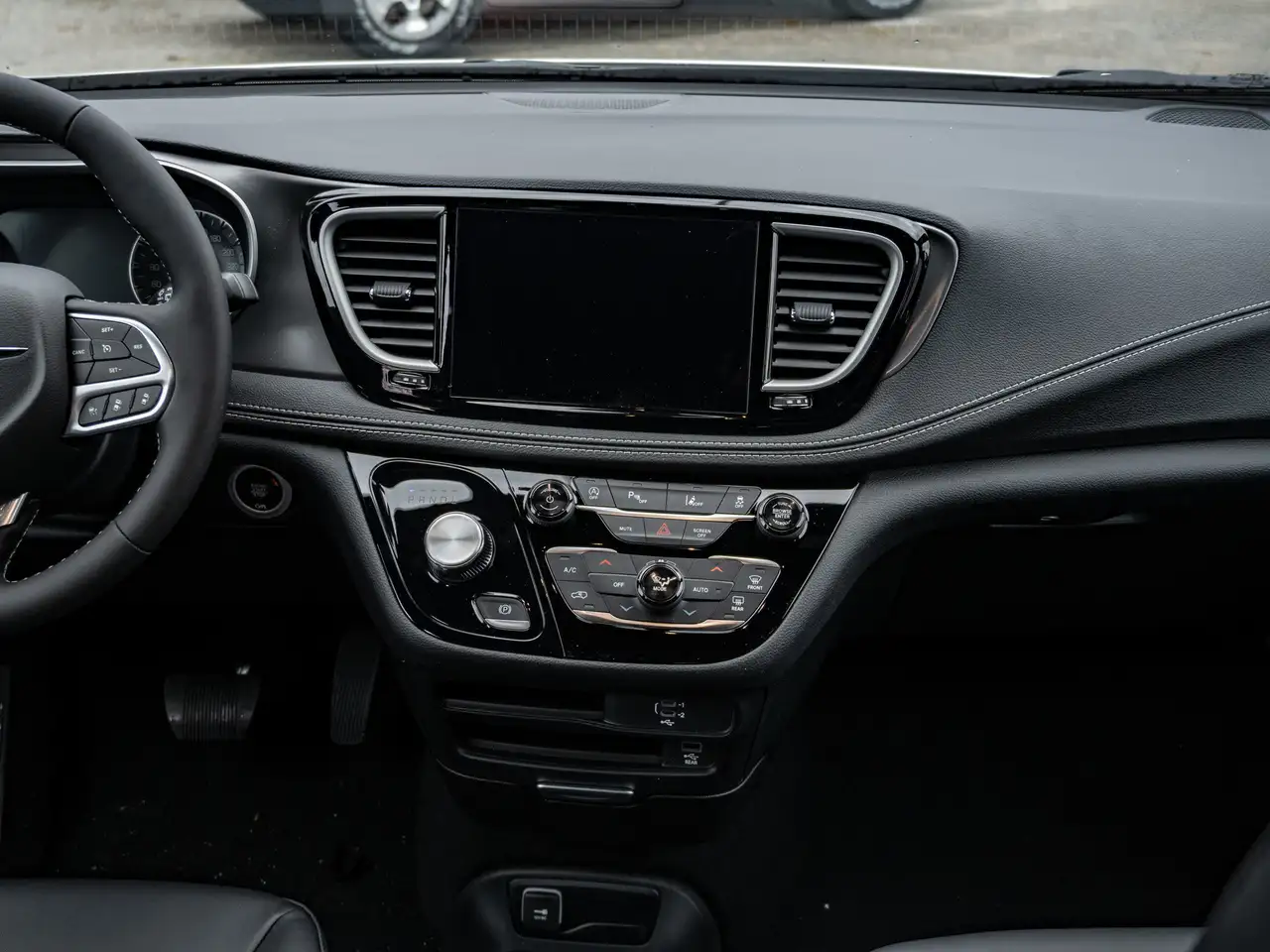 Chrysler Pacifica снимка Chrysler Pacifica