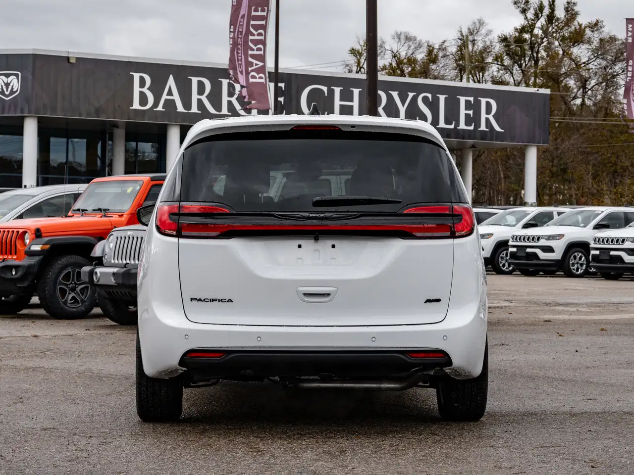 Chrysler Pacifica снимка Chrysler Pacifica