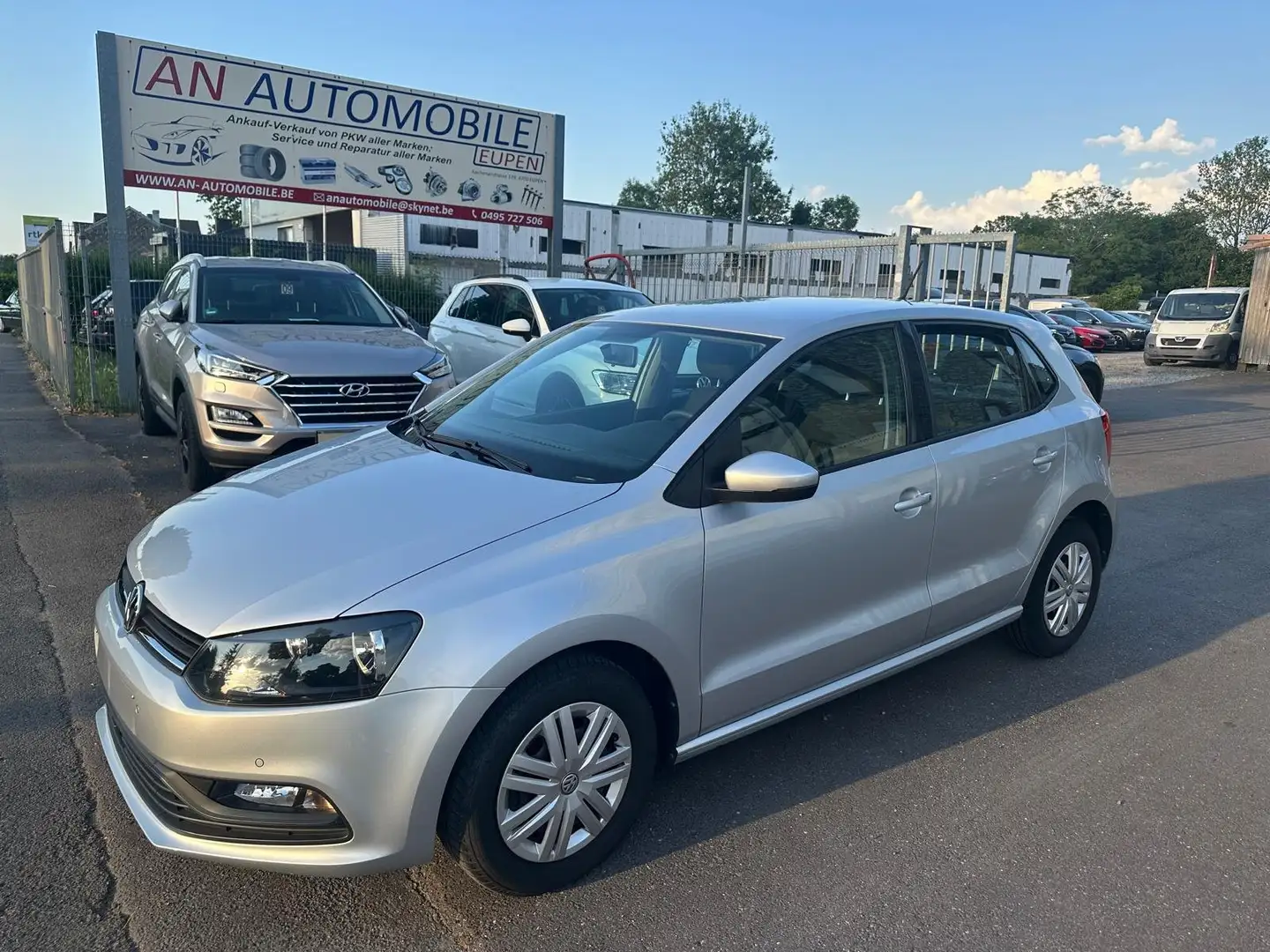 Volkswagen Polo 1.0 Trendline Gris - 1