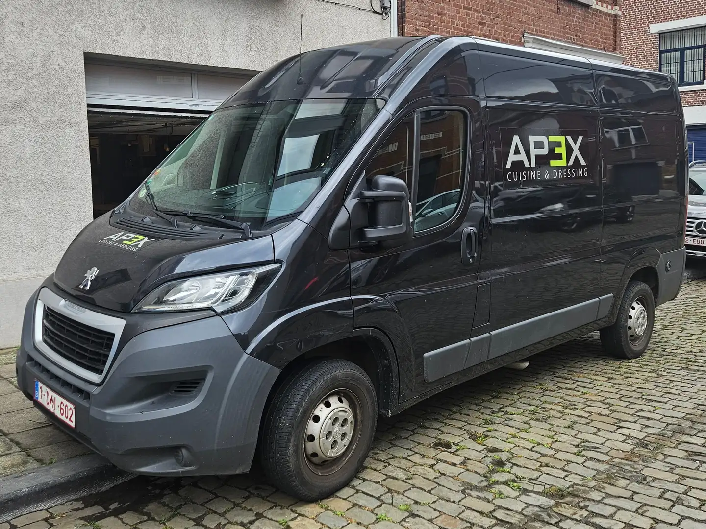 Peugeot Boxer 2.0 BlueHDi L2H2 Utility S/S Černá - 1