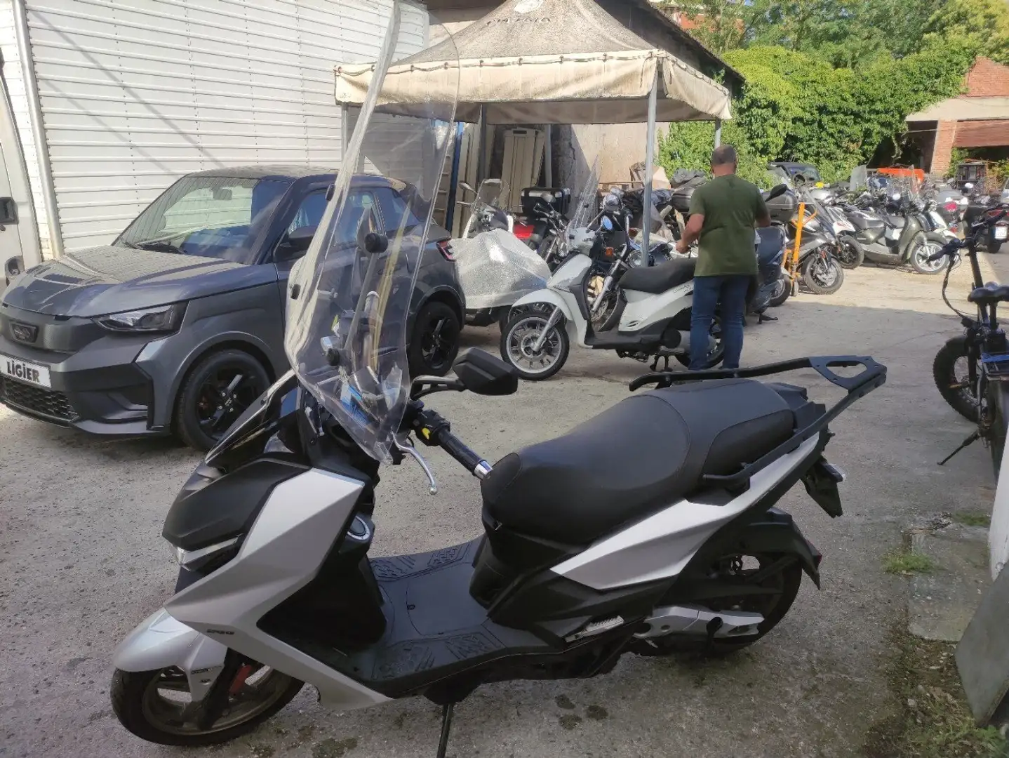 Kymco KRV 200 Gris - 2